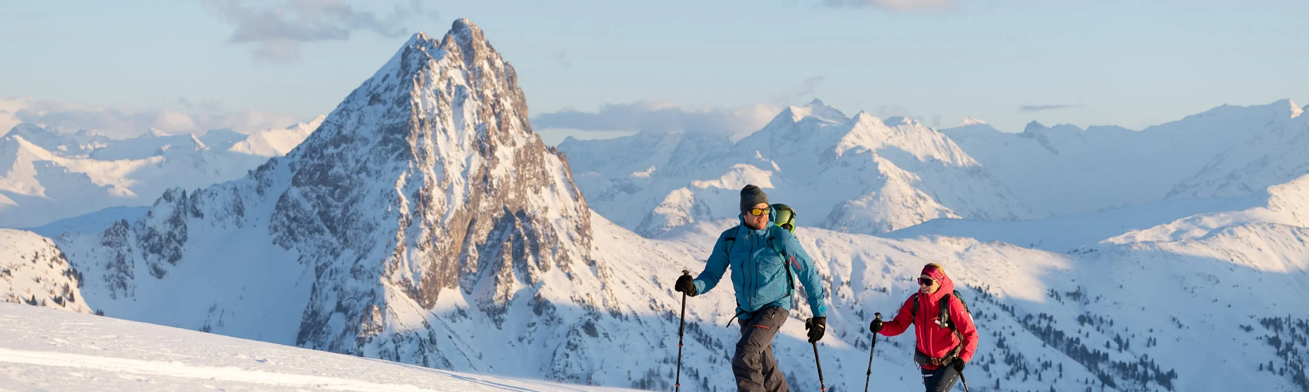 Winter-Skitour im Brixental mit schneebedeckten Bergen